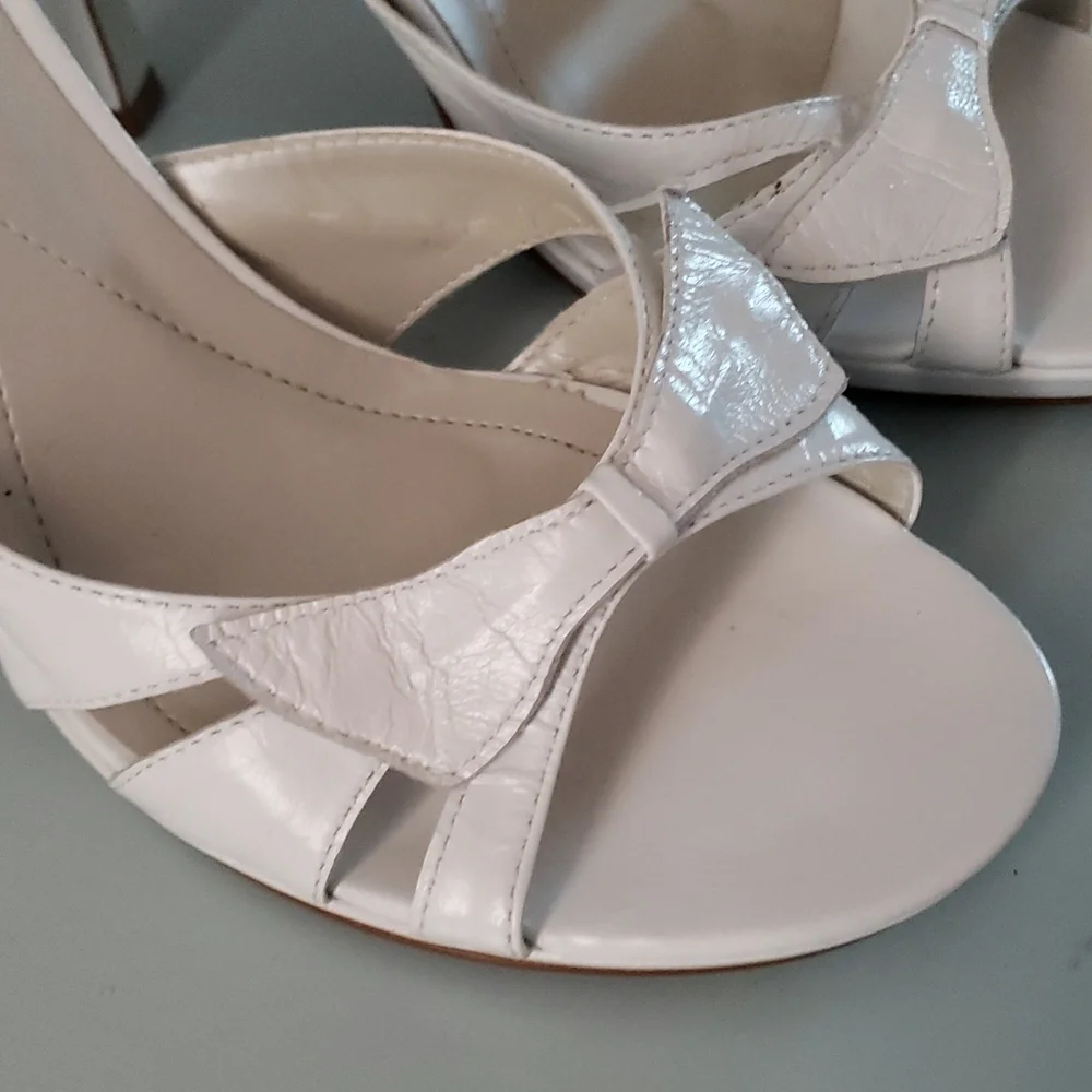 CL Carol Little White Ribbon Detail Leather Slides. Made in Brazil.